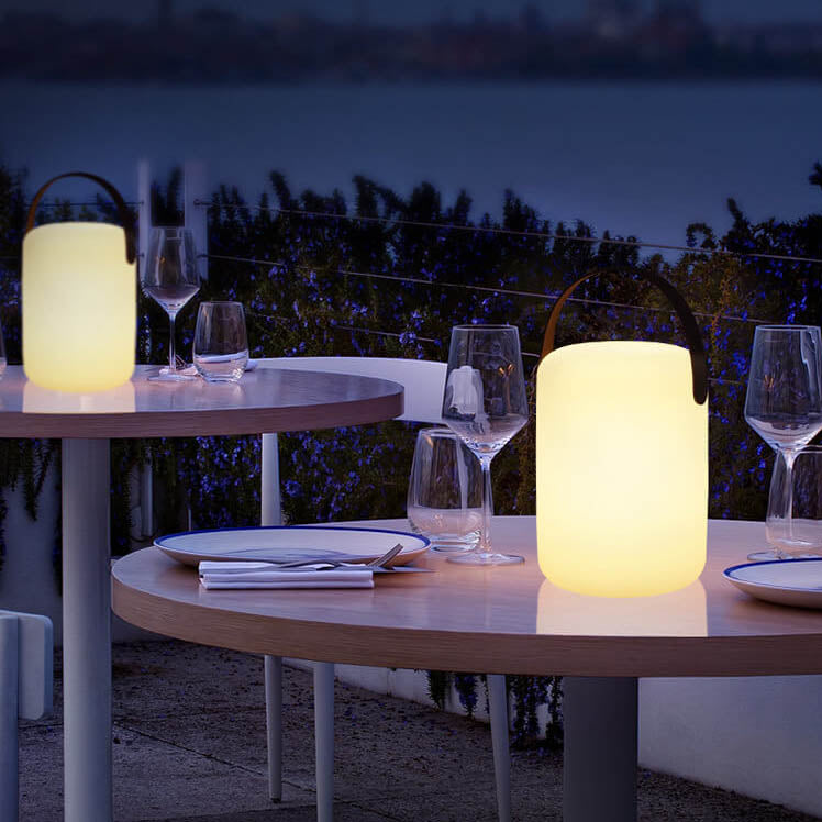 Moderne Einfachheit Kunststoff Runde Square Hand LED Tischlampe Für Outdoor Patio | Brehn