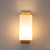 Moderne minimalistische quadratische Wandleuchte aus Massivholz mit Glassäule und einem Licht
