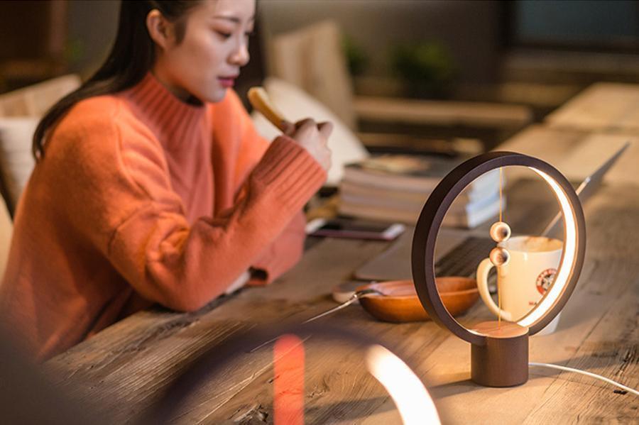 Tao - Moderne Nordische Magnetische Balance LED Lampe | Brehn