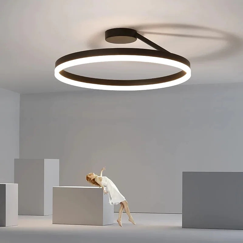 Brehn | RadiantGlimmer Deckenleuchte - Luxuriöse goldene LED-Beleuchtung mit Metallelementen