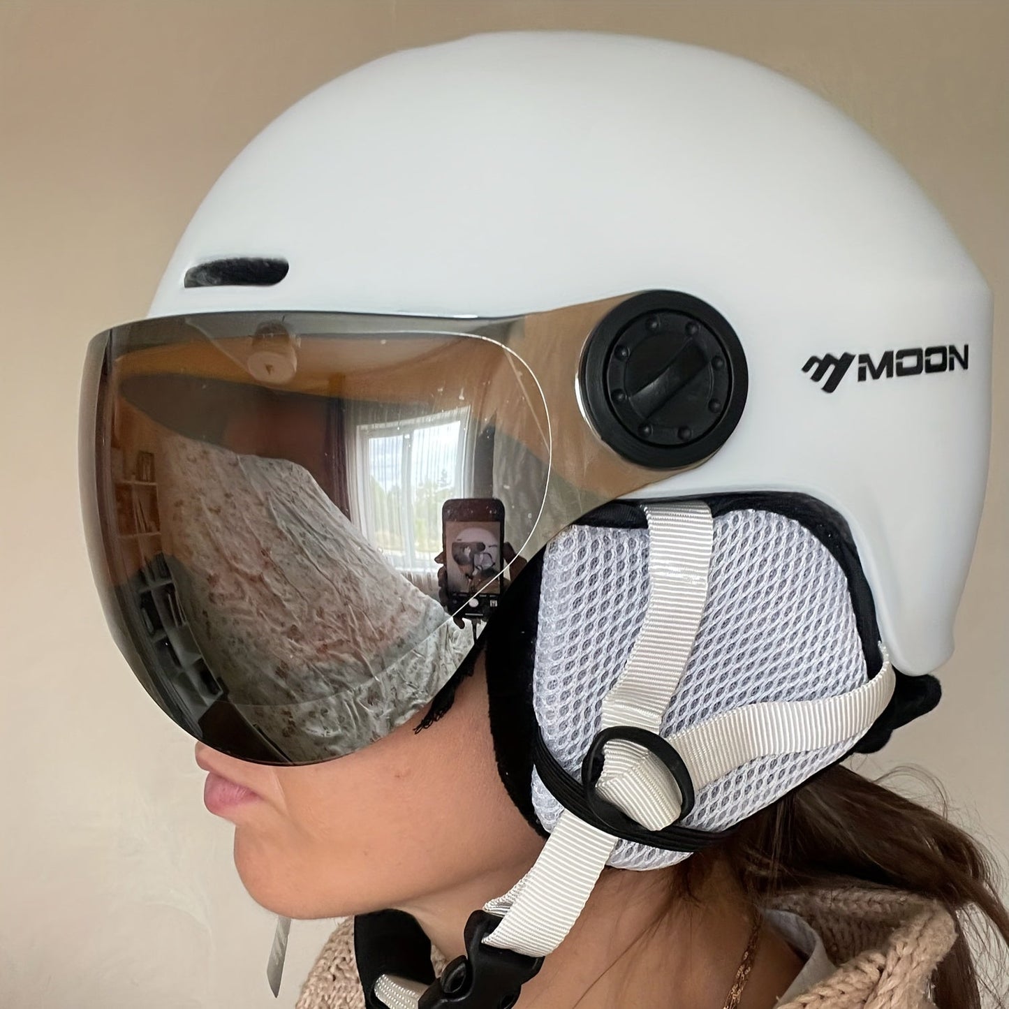 Hochwertiger Skihelm mit abnehmbaren Teilen – sicher und komfortabel für Outdoor-Aktivitäten