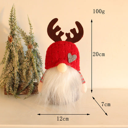Weihnachts-Wichtel mit Strickmütze und Geweih