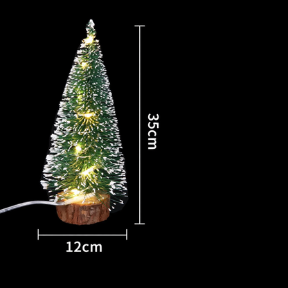 Miniatur-Weihnachtsbaum aus Kiefernnadeln mit Beleuchtung