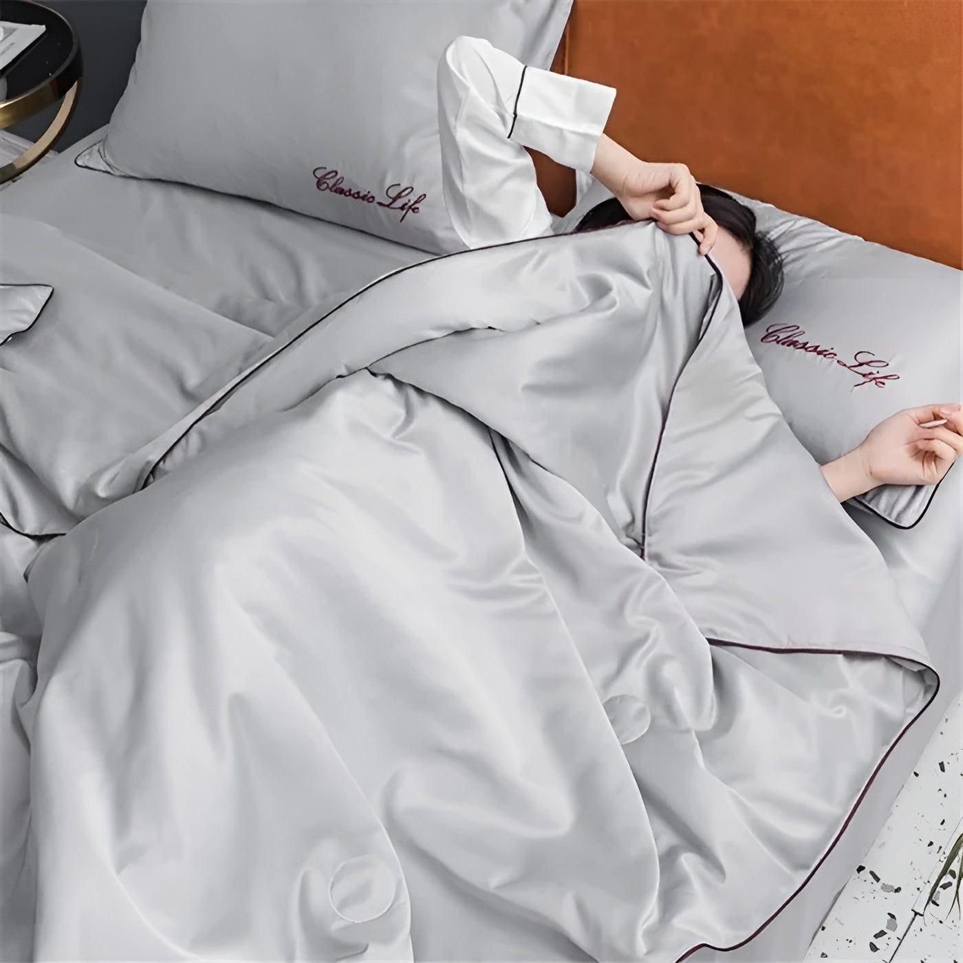 SummerSilk Brehnanket - Weiche, kühlende, bestickte Seiden-Brehnanket