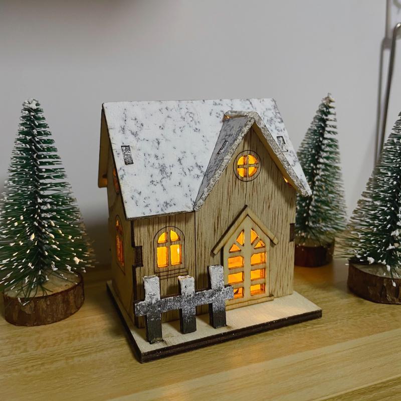 Brehn | Weihnachtlich beleuchtetes Haus