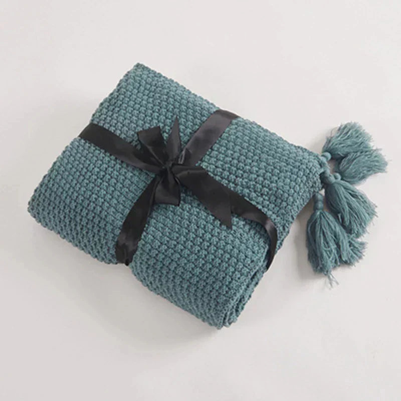 Brehn | Gestrickte Wolldecke mit Quasten - NordicCozy