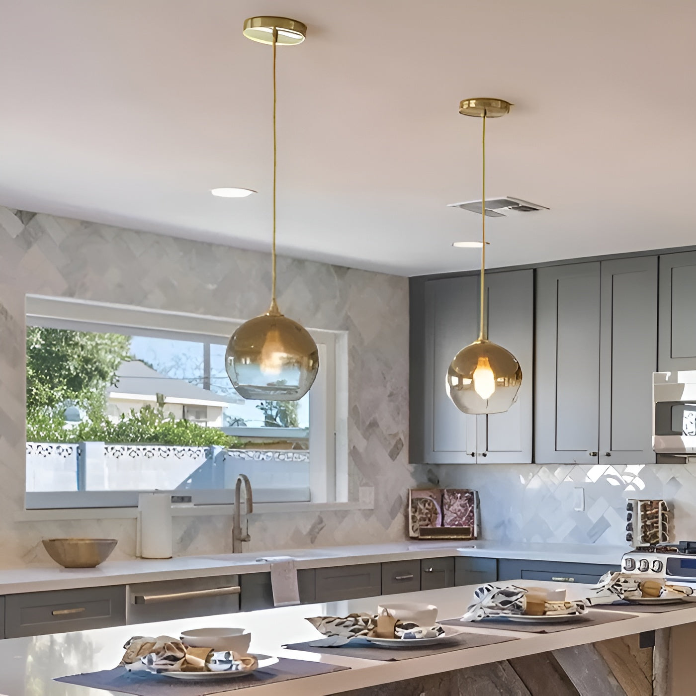 Industrielle Glas-Pendelleuchte mit LED – Modern & Dekorativ | Ideal für Küchen, Esszimmer und Bars