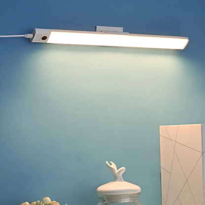 Wandmontierte LED-Schreibtischlampe mit Vollspektrumlicht
