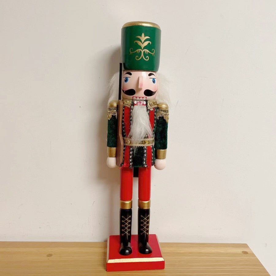 Nussknacker-Figur aus Holz mit Umhang, 38 cm