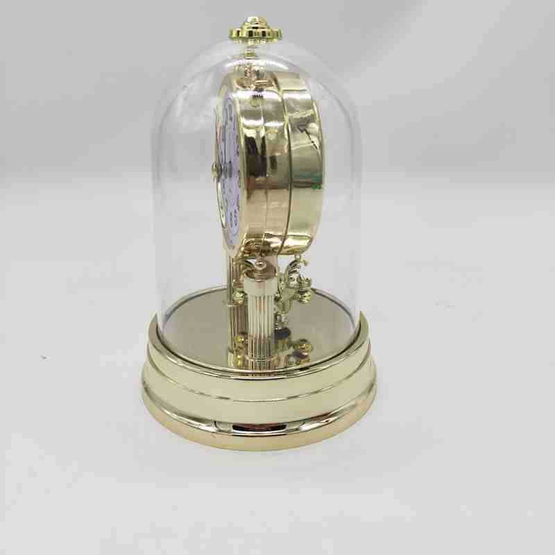 Elegante Tischuhr Im Klassischen Design Brehn