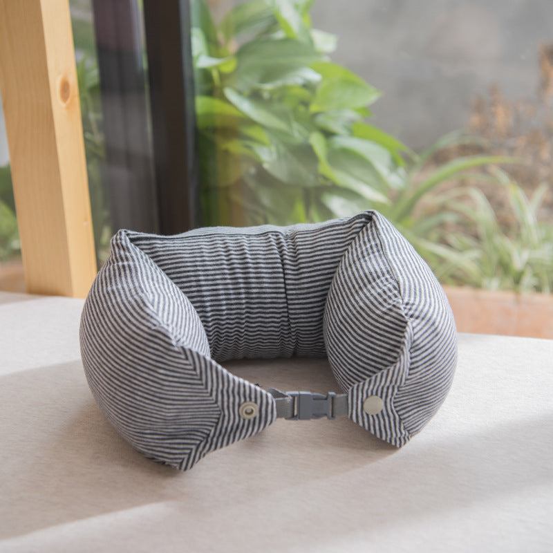 Ergonomisches Nackenstützkissen für Reisen mit verstellbarem Klickverschluss