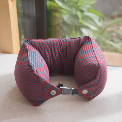 Ergonomisches Nackenstützkissen für Reisen mit verstellbarem Klickverschluss