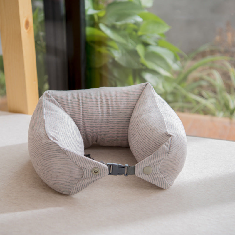 Ergonomisches Nackenstützkissen für Reisen mit verstellbarem Klickverschluss