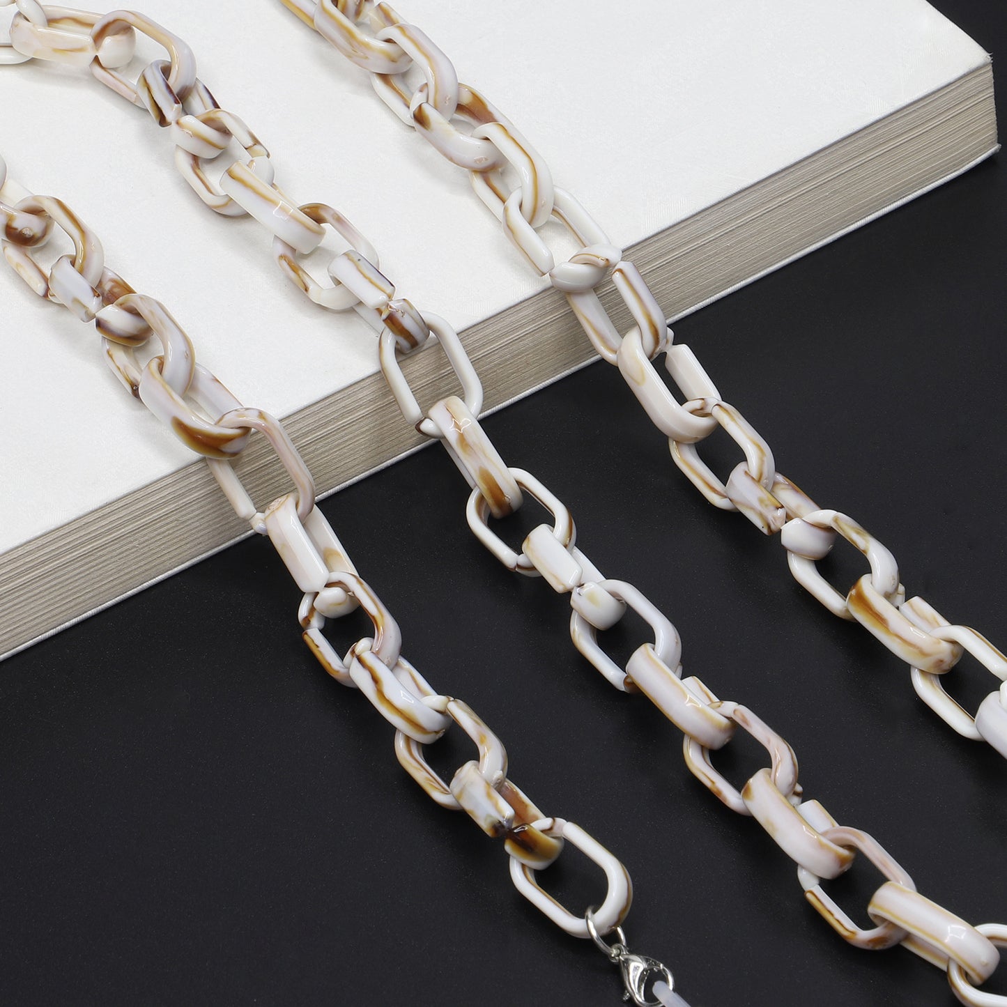 Chunky Acryl Brillen Kette Brehn