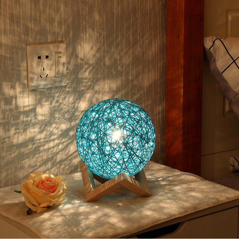 Künstlerische Tischlampe mit geometrischem Design