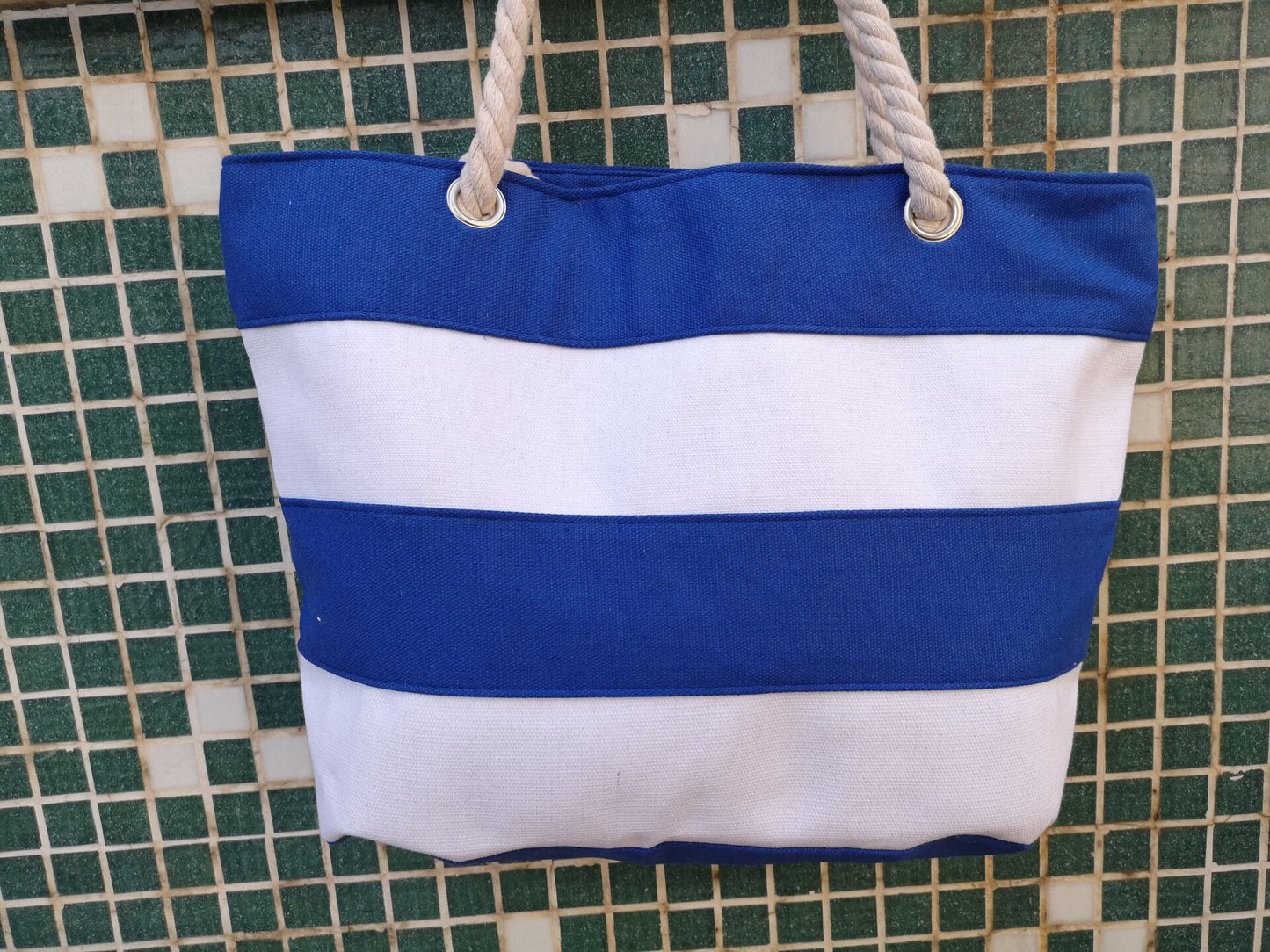 Stilvolle Strandtasche Aus Strapazierfähigem Segeltuch mit Einzigartigem Seilgriff Brehn