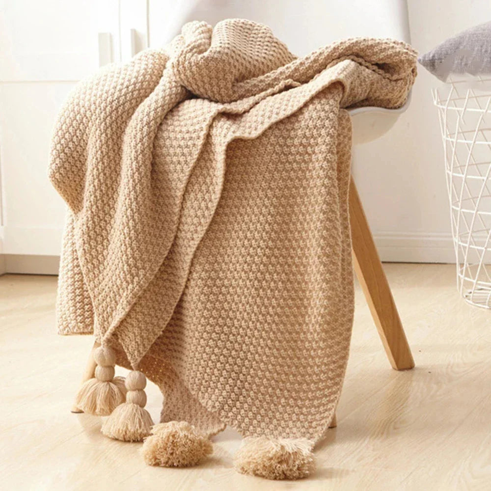 Brehn | Gestrickte Woll-Decke mit Quasten - NordicCozy