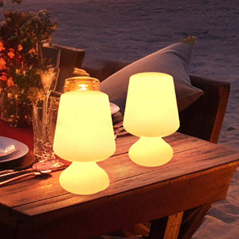 Moderne Minimalistische PE Becherform USB LED Tischlampe Nachtlicht für Außenpatio | Brehn