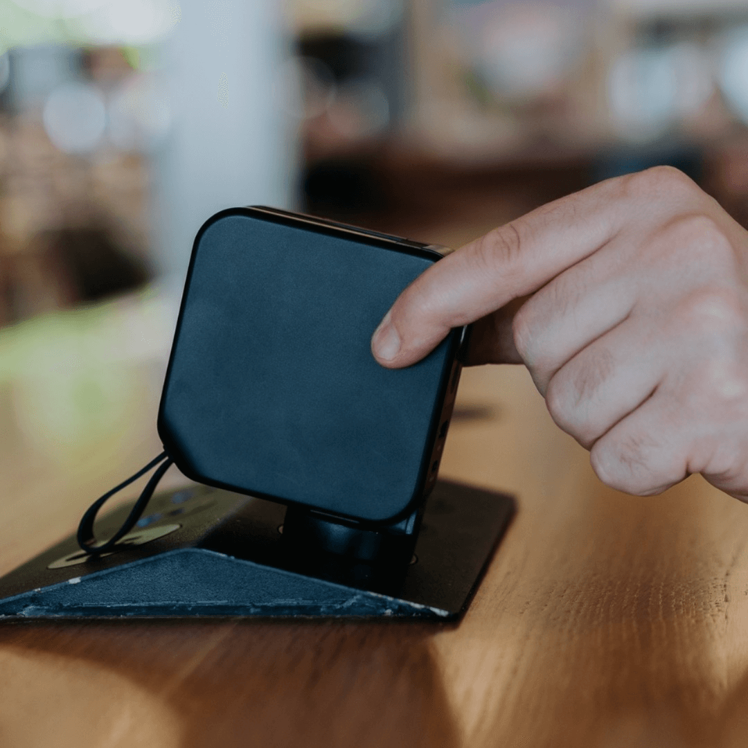 PowerGo Pro – Drahtloses Schnelllade-Powerbank | Brehn