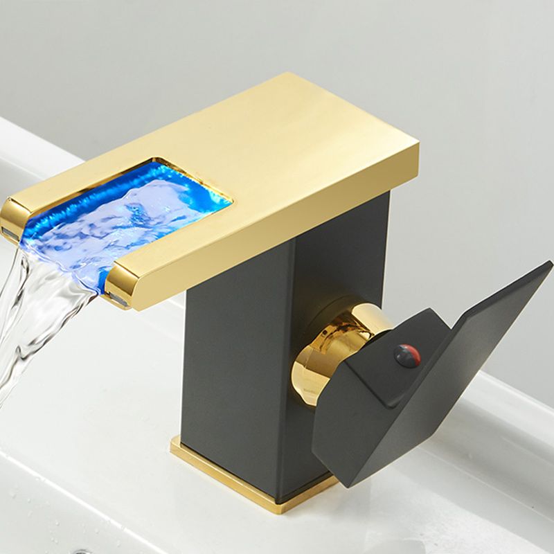 Brehn | Moderner Wasserfallauslauf Waschbeckenarmatur mit LED Messing Waschbeckenarmatur