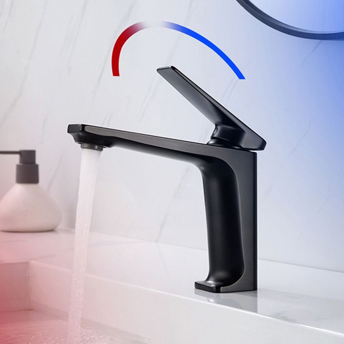 Modernes Centerset Badezimmerarmatur Einfarbige Kupferarmatur für das Badezimmer
