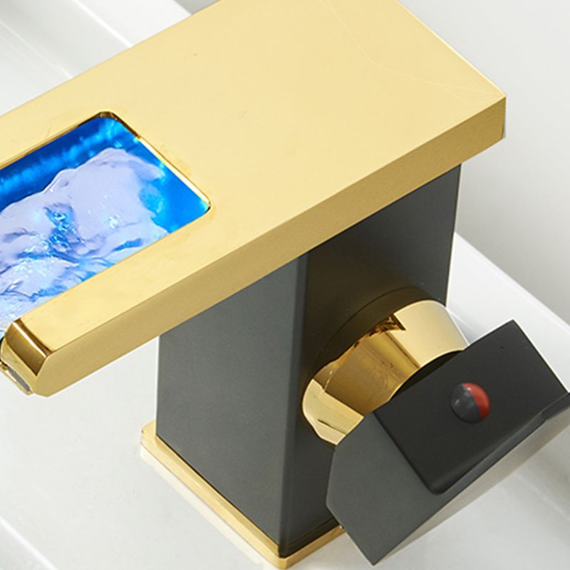 Brehn | Moderner Wasserfallauslauf Waschbeckenarmatur mit LED Messing Waschbeckenarmatur