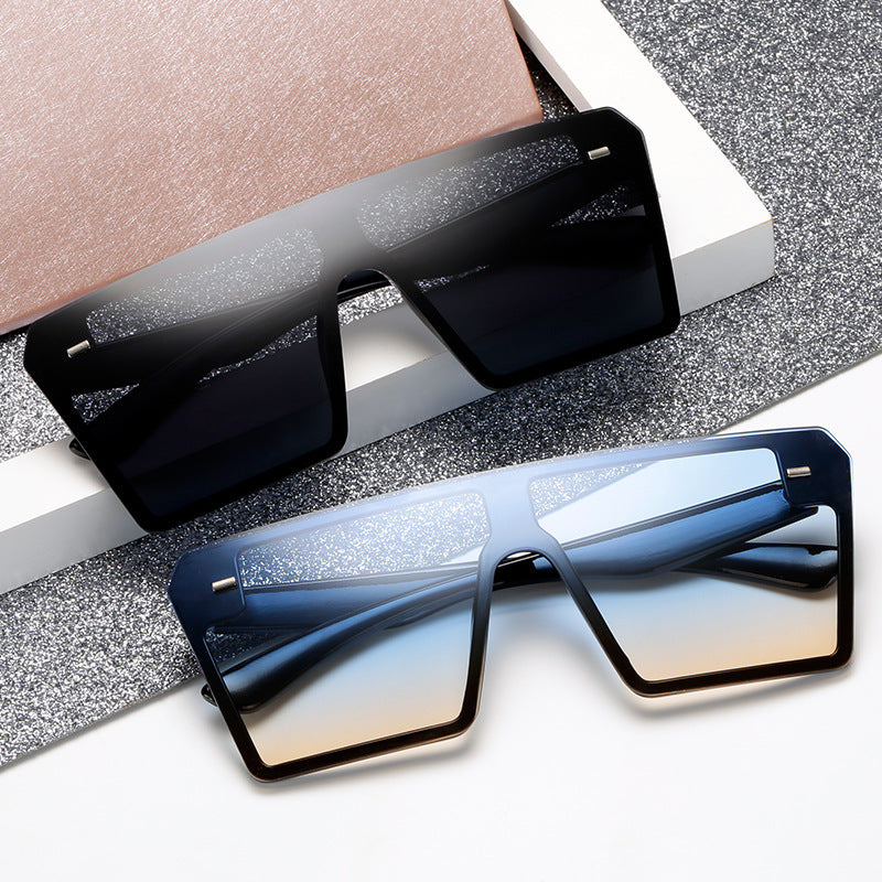 Damen Oversized Sonnenbrille im futuristischen Design Brehn