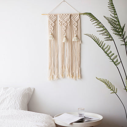 Makramee-Wandbehang mit geometrischem Dreifach-Quasten-Design und Holzstab Brehn