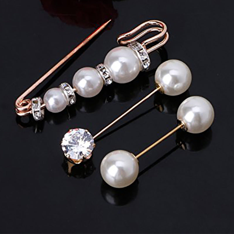 Elegantes Perlen- und Kristallbroschen-Set Brehn