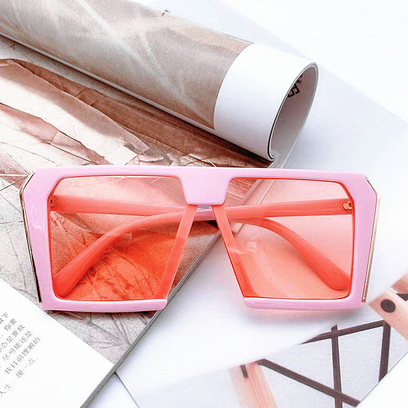 Damen stilvolle geometrische Sonnenbrille im kantigen Design Brehn