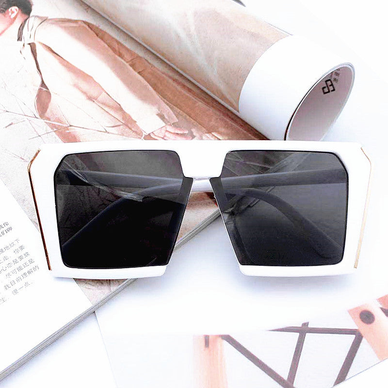 Damen stilvolle geometrische Sonnenbrille im kantigen Design Brehn