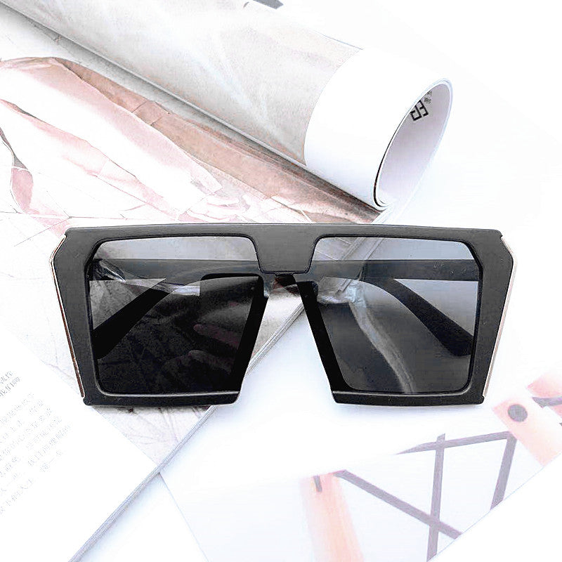 Damen stilvolle geometrische Sonnenbrille im kantigen Design Brehn