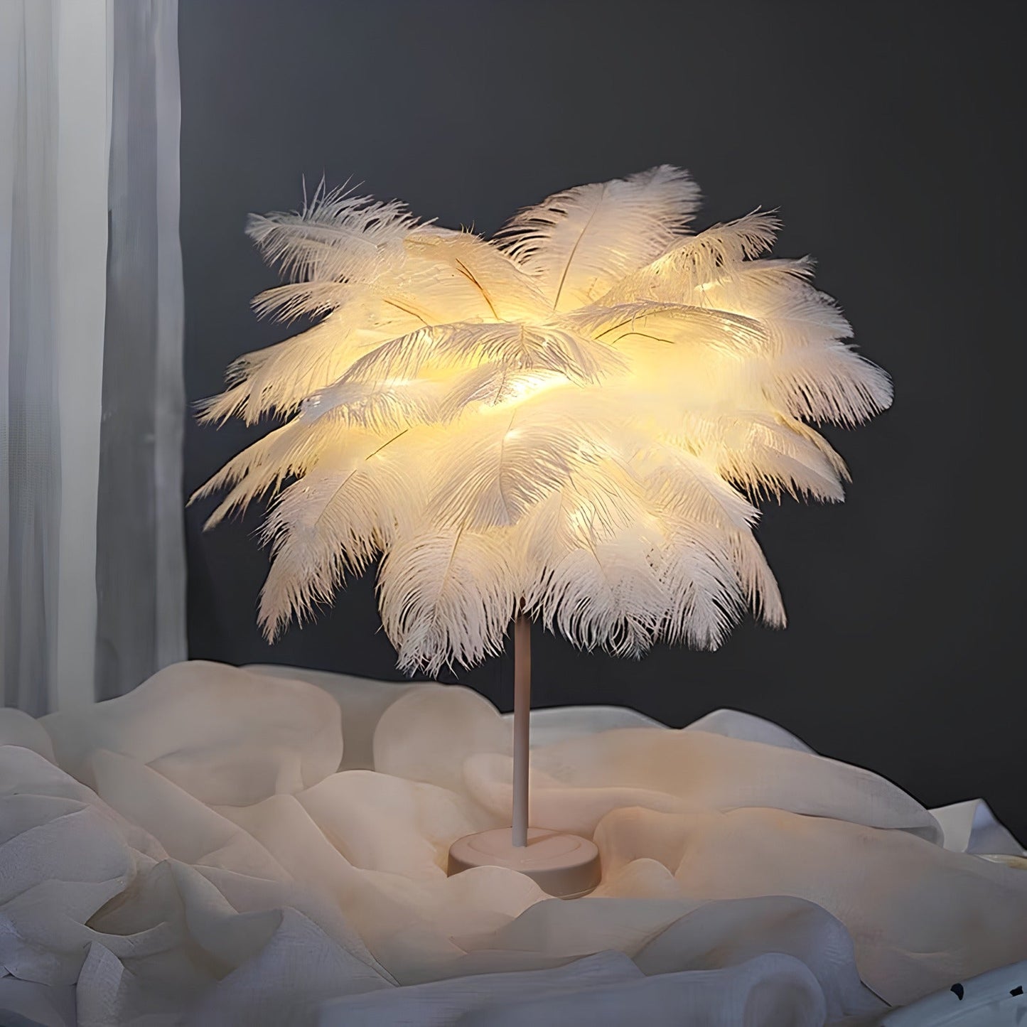 Atmosphärische Feder-Palmenbaum-Lampe - LumaPalm | Brehn