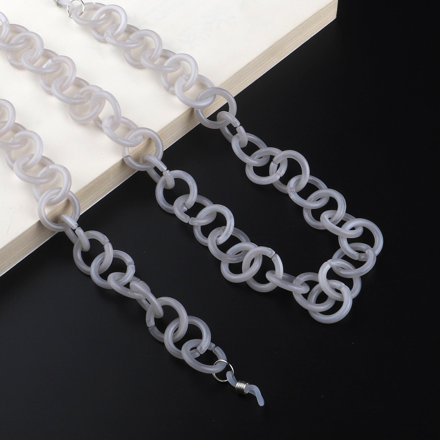 Trendy Acryl Brillen Kette Brehn