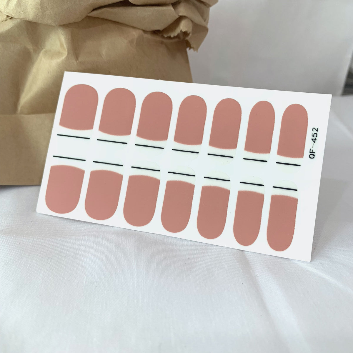 Kunstvolle Nagelaufkleber Brehn