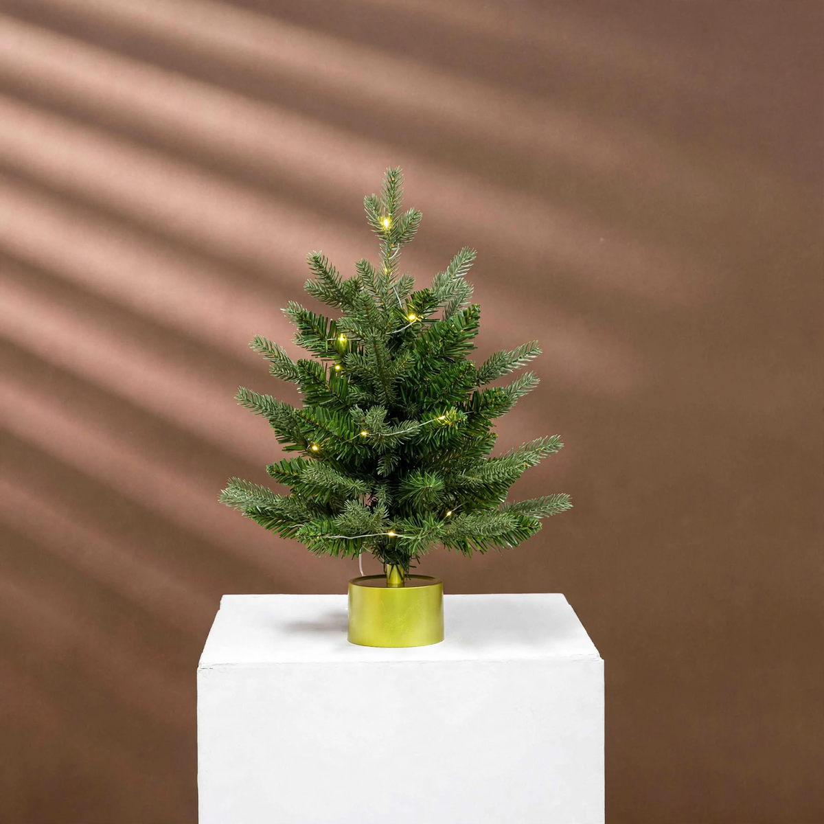 Dekorative Weihnachtsbaum-Spieluhr, 45 cm, mit Schnee-Effekt