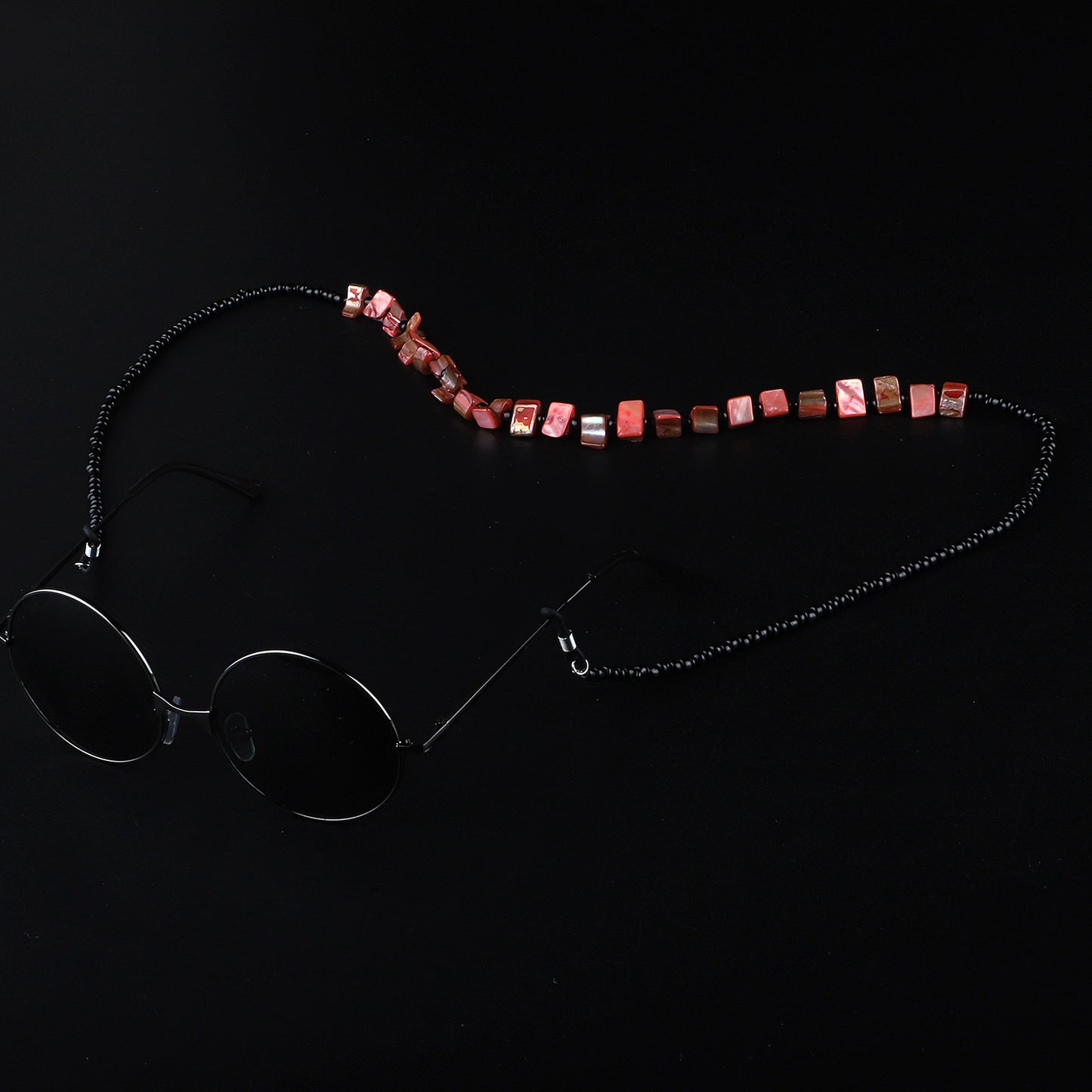 Perlenbrillenhalter mit natürlichen Muschelakzenten Brehn
