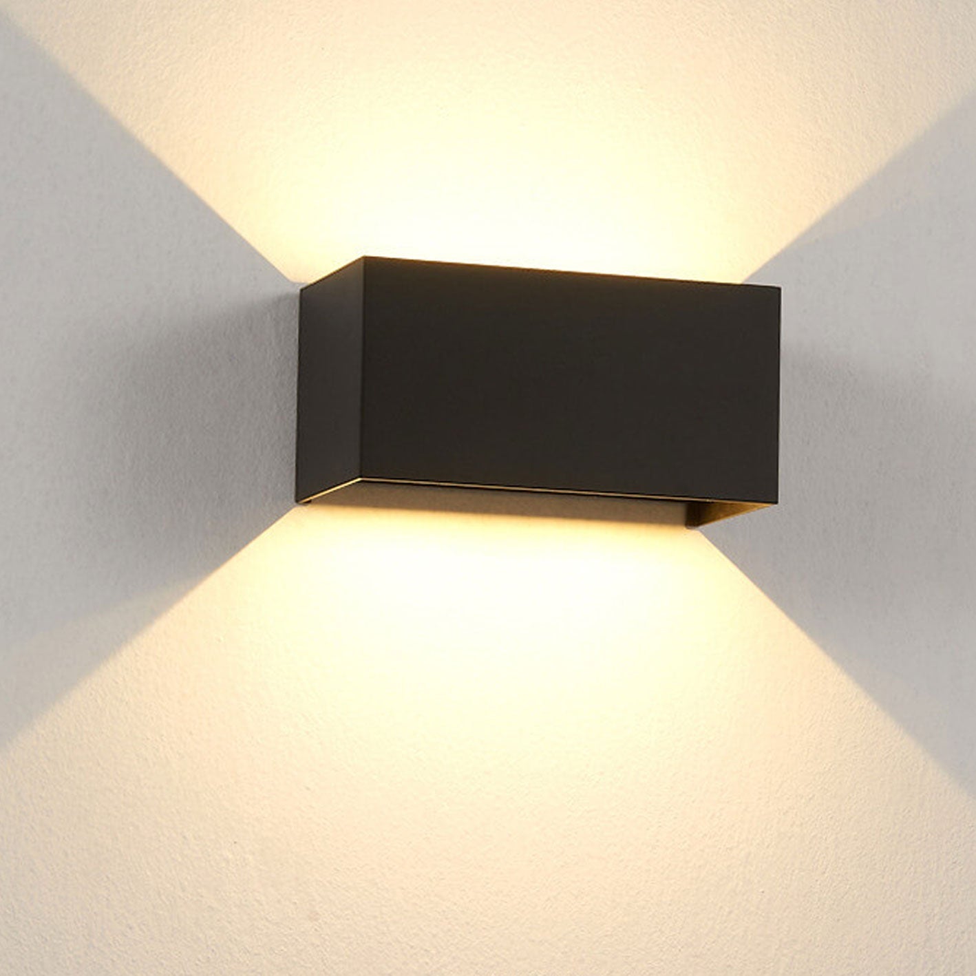 Moderne Outdoor wasserdichte rechteckige LED Up-and-Down beleuchtete Außenwandlampe | Brehn