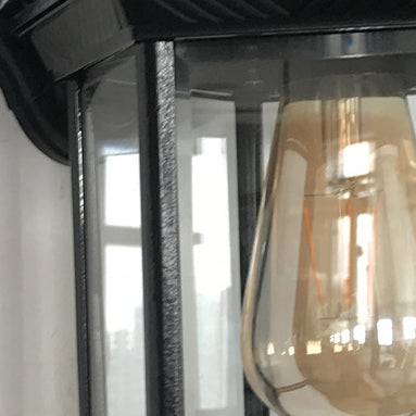 Traditioneller Vintage sechseckiger Schloss-Aluminium-Glas 1-Licht Außenwandlaterne für Garten | Brehn