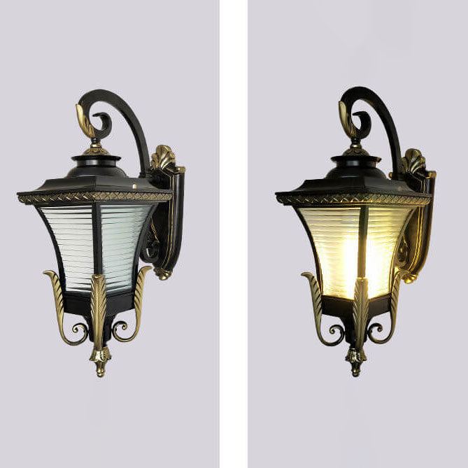 Europäisches Vintage Outdoor Quadrat Käfig Aluminium Glas 1-Licht Wandlampe | Brehn