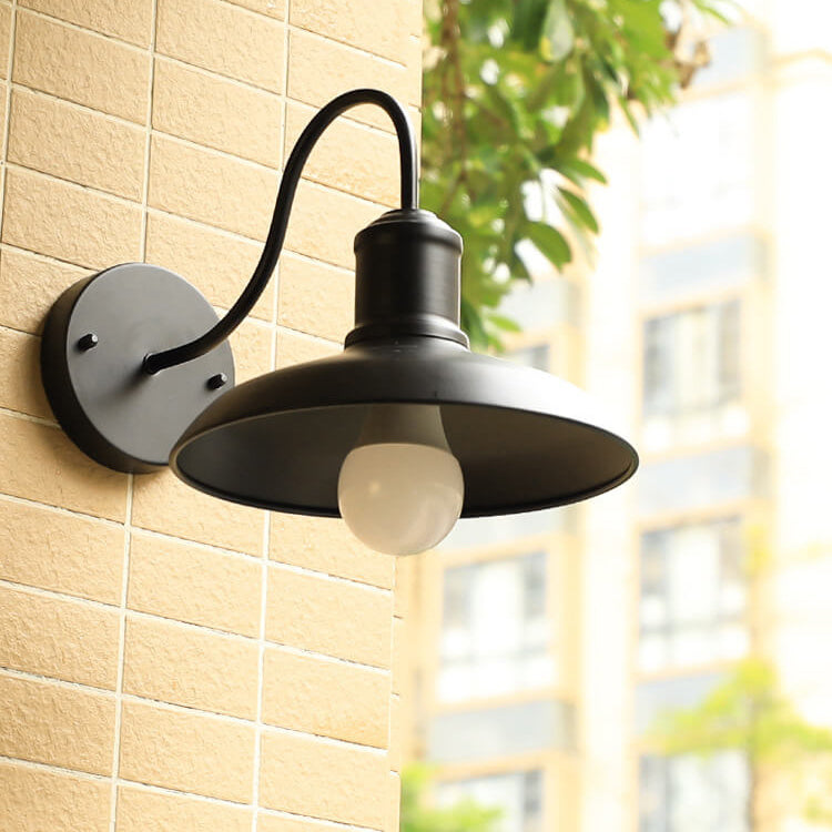 Retro Loft Dome Iron Outdoor Waterproof 1-flammige Wandleuchte mit gebogenem Arm