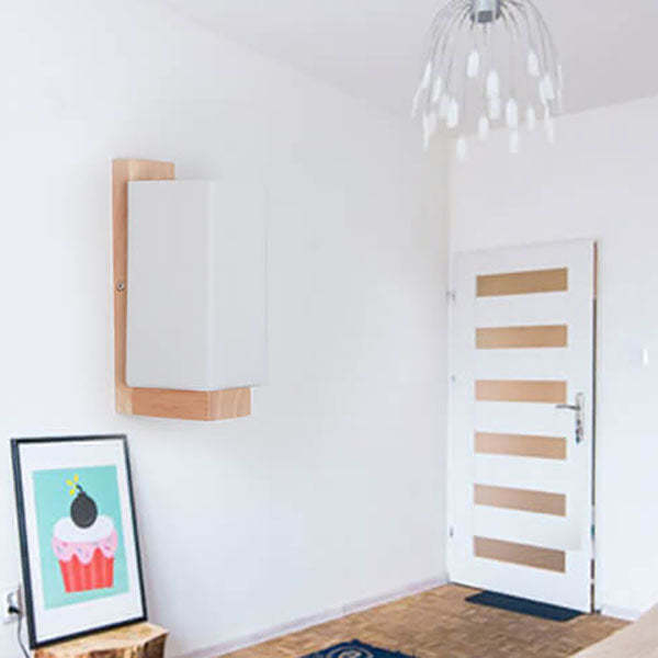 Moderne minimalistische quadratische Wandleuchte aus Massivholz mit Glassäule und einem Licht