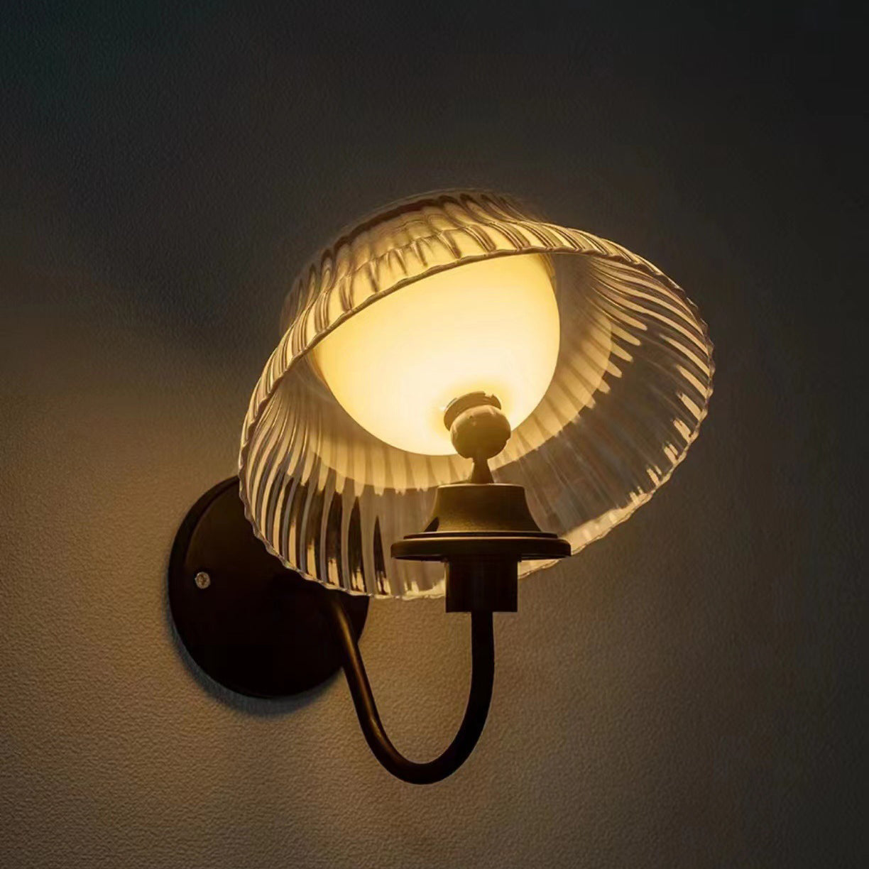 Zeitgenössische Retro Solar Eisenlegierung Kunststoff LED Wasserdichte Wand Sconces Lampe für Außenbereich | Brehn