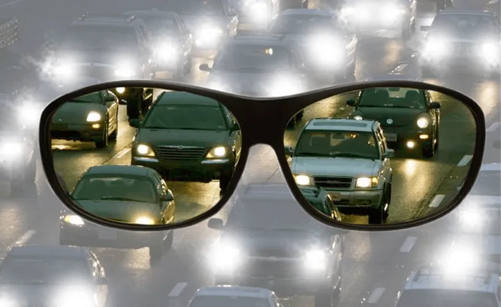 Scheinwerfer-Fahrbrille mit Blendschutztechnologie – Sicher fahren bei Nacht