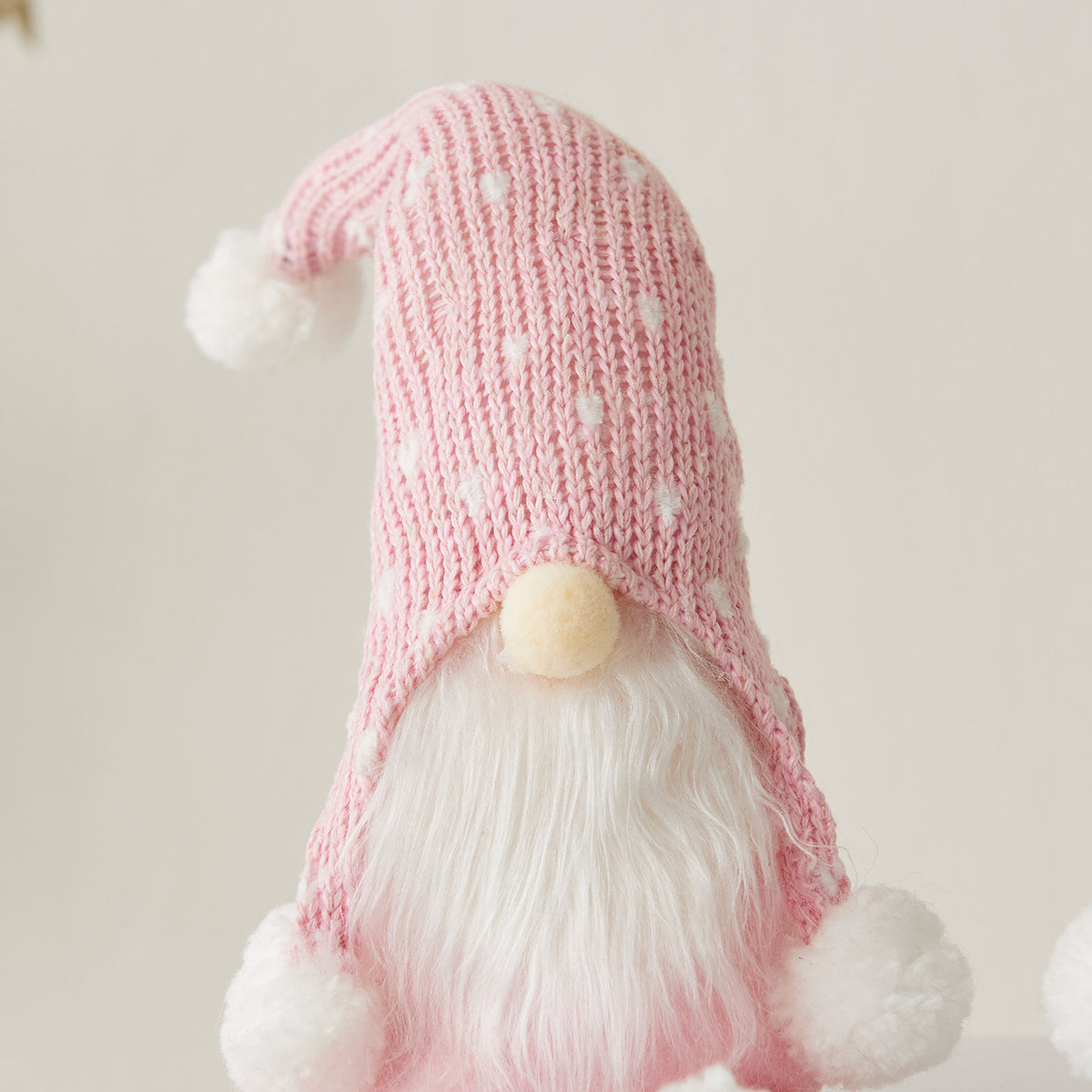 Skandinavischer Wichtel mit Strickmütze