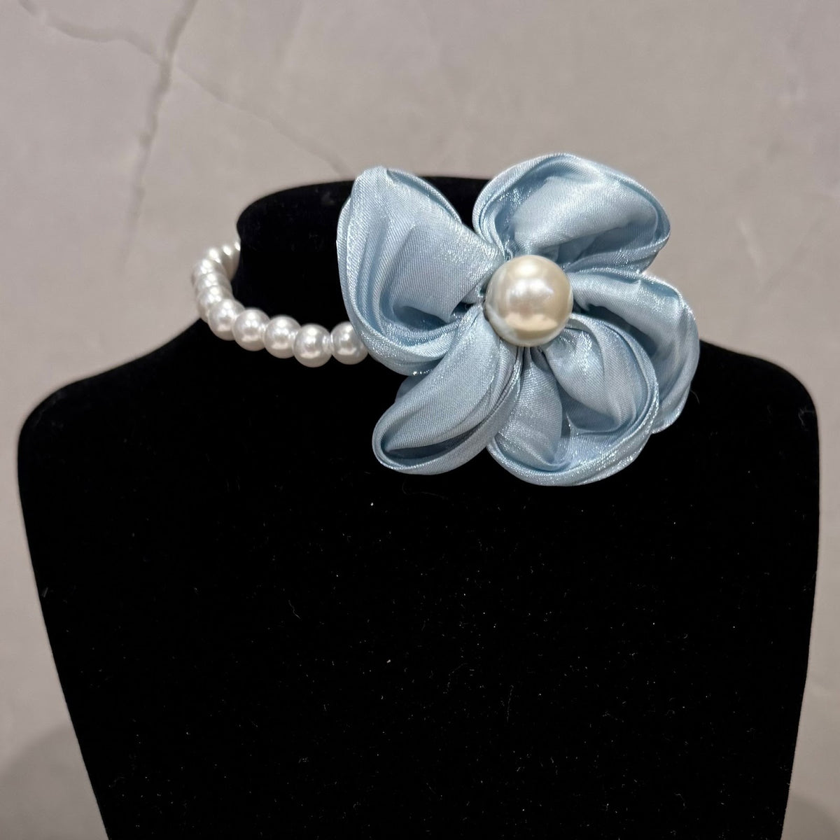 Kunststoff-Halsband mit Blumenmuster für Haustiere