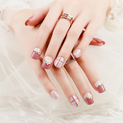Elegantes dekoratives Press-On-Nagelset