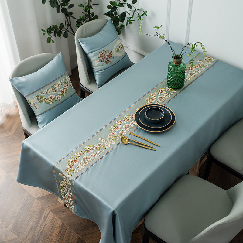 Elegante florale Stickerei Tischdecke