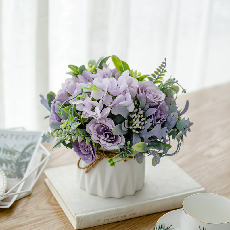 Charmante Blumenarrangement