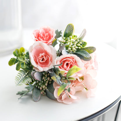 Eleganter künstlicher Blumenstrauß